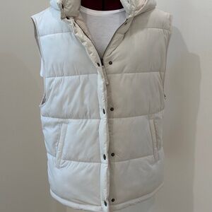 American Eagle hooded puffer vest